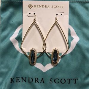 Arianna Abalone Kendra Scott in gold